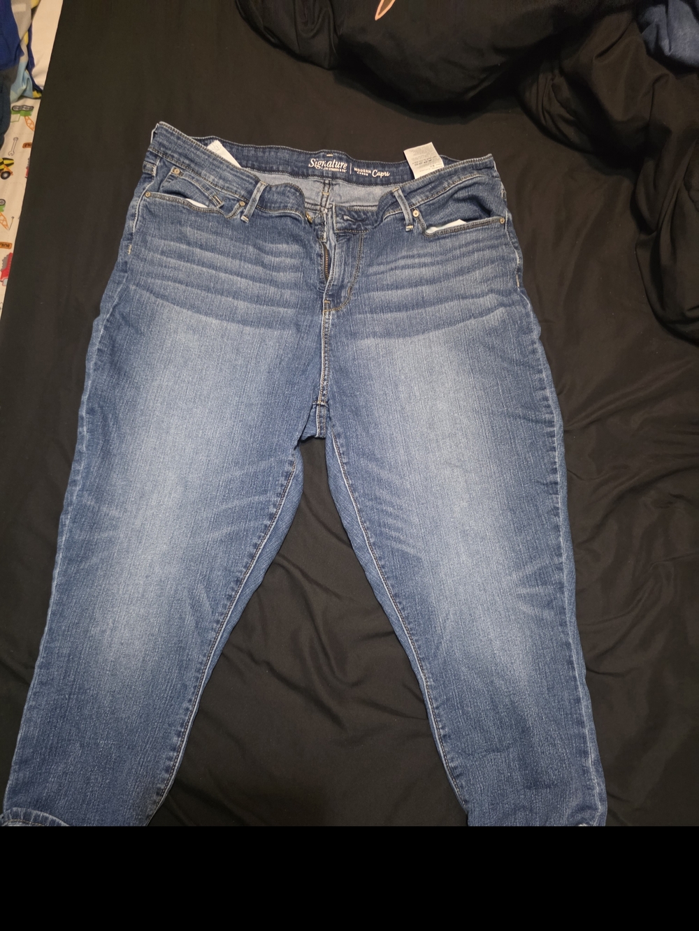 Skinny Jeans Capris in Medium Blue